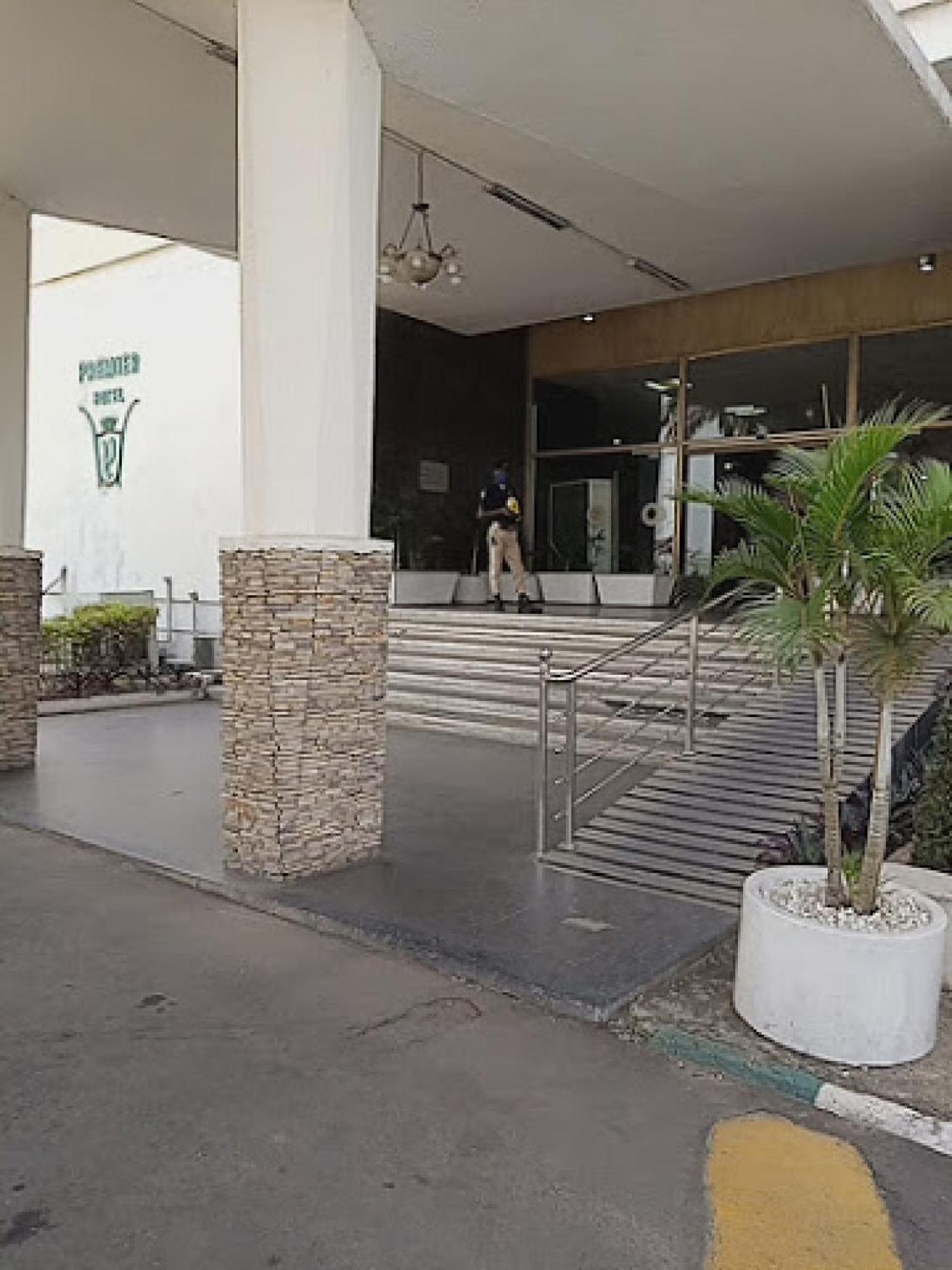Room In Lodge - Premier Hotel-Ιμπαντάν Εξωτερικό φωτογραφία