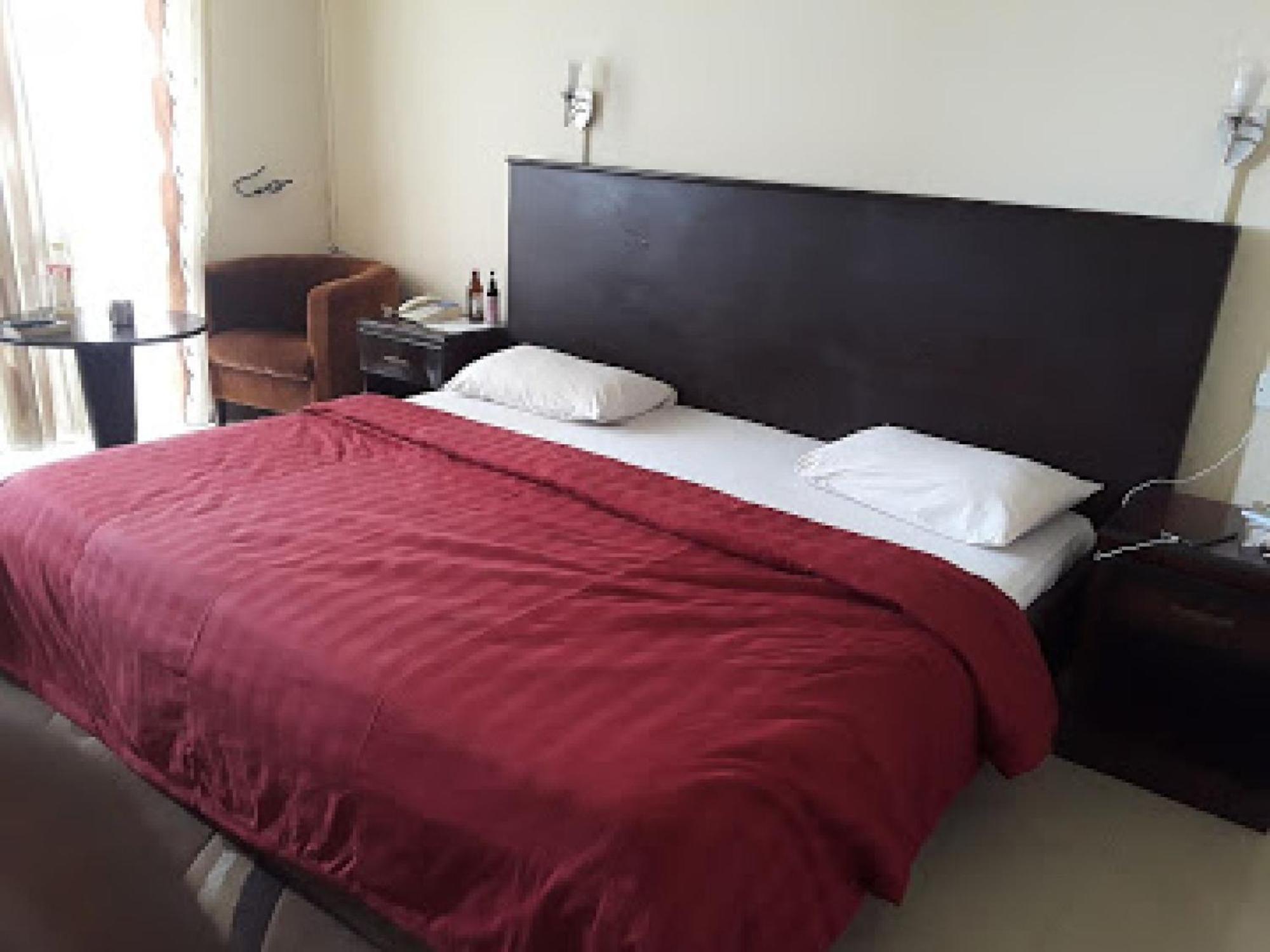 Room In Lodge - Premier Hotel-Ιμπαντάν Εξωτερικό φωτογραφία