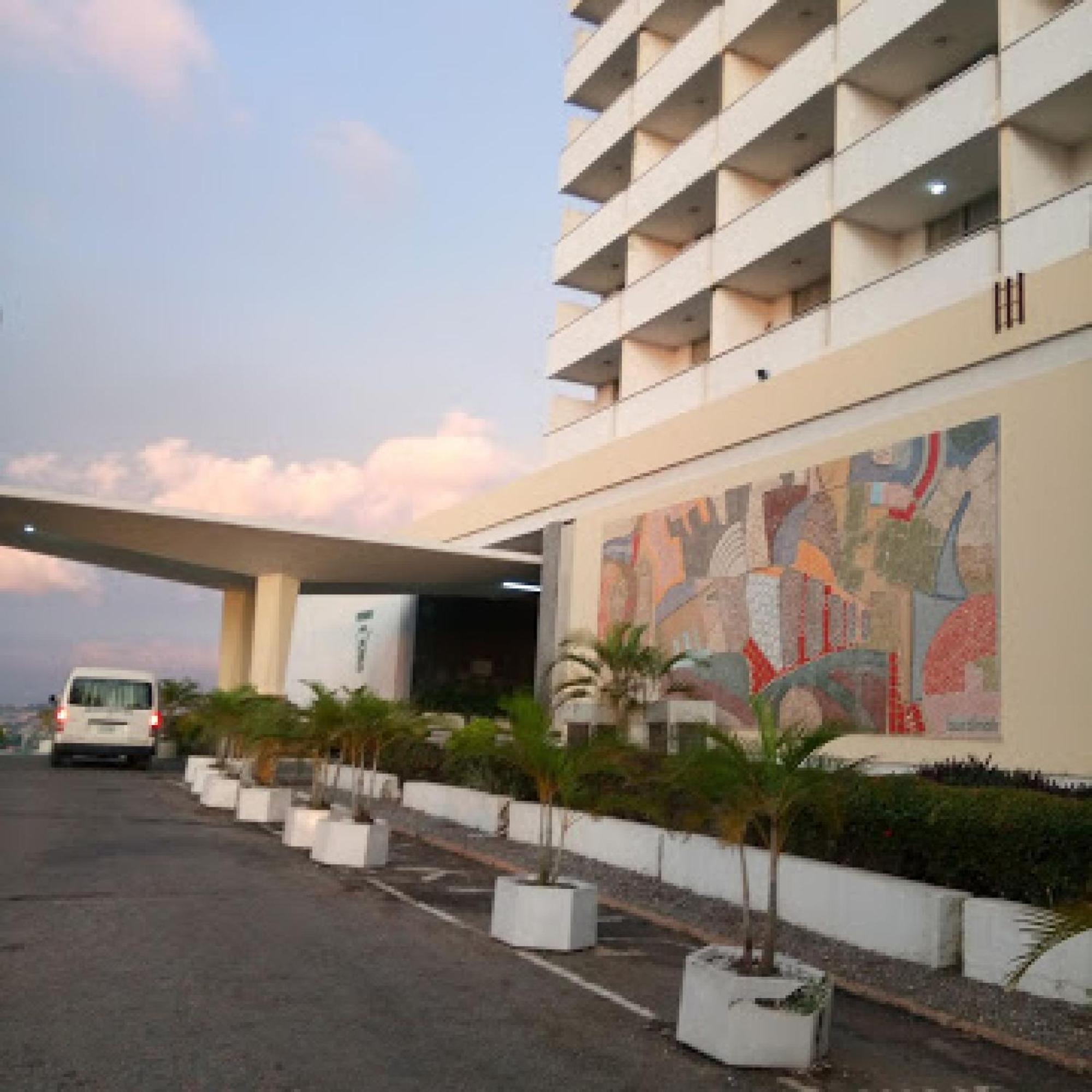Room In Lodge - Premier Hotel-Ιμπαντάν Εξωτερικό φωτογραφία